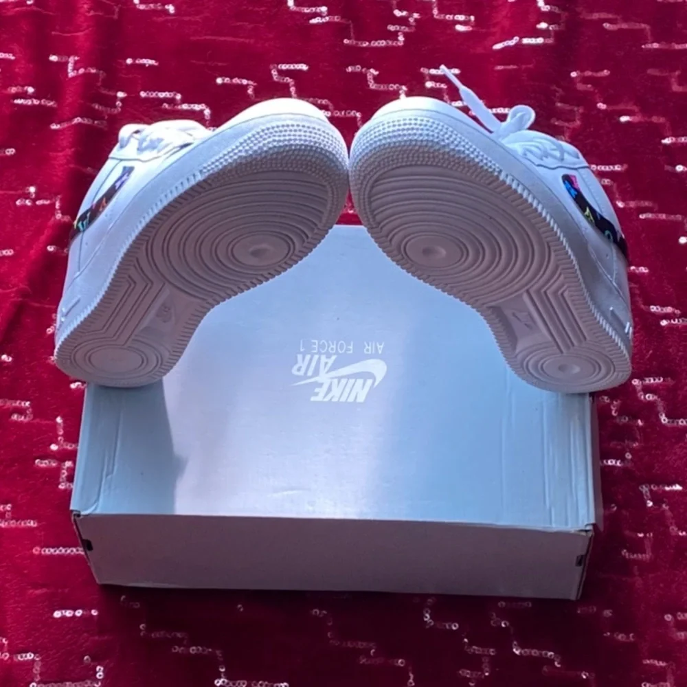 Custom Nike Air Force 1 - Picture 2 of 7